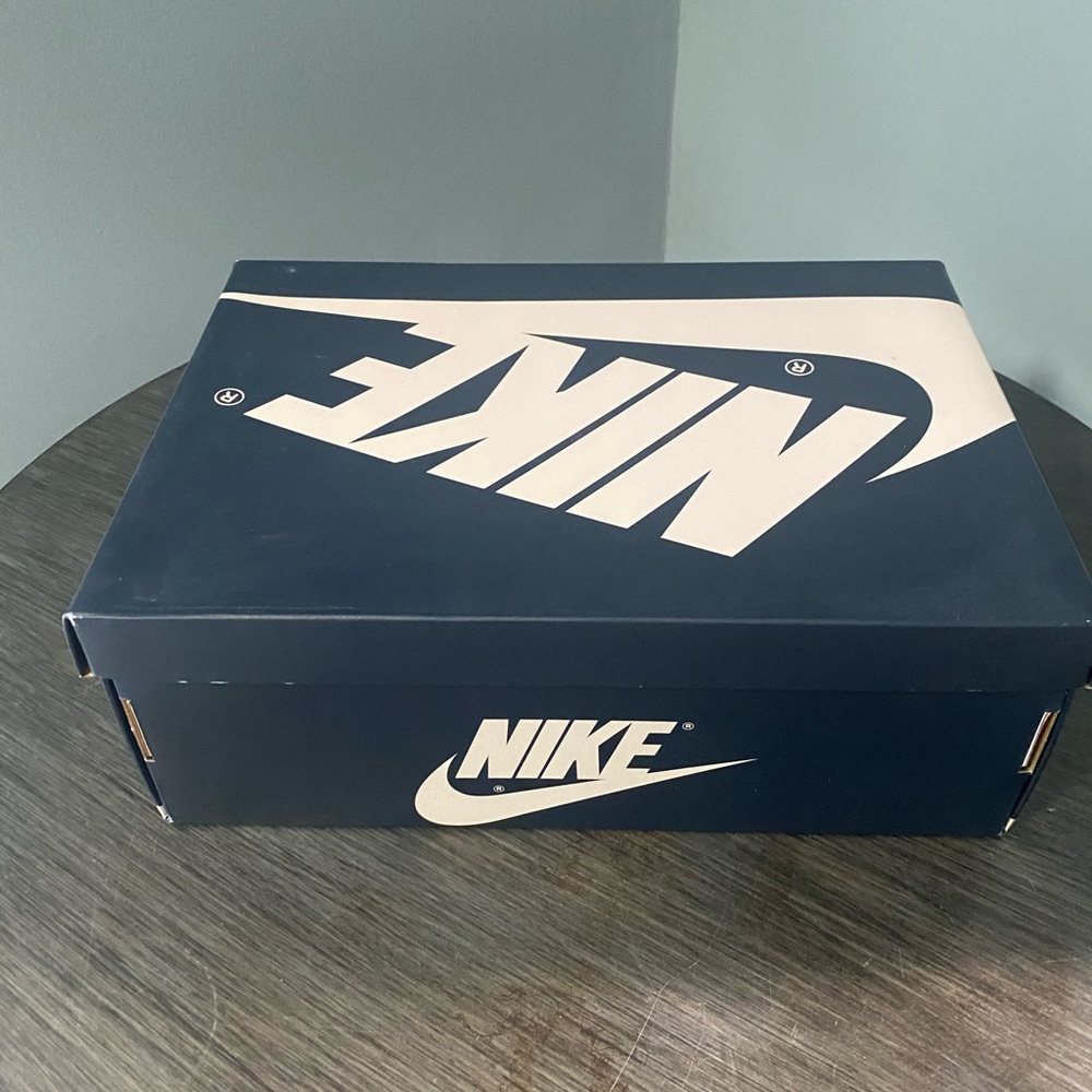 NWT Nike Women's Jordan 1 Retro High OG - Atmosphere, 7.5 - Picture 16 of 16